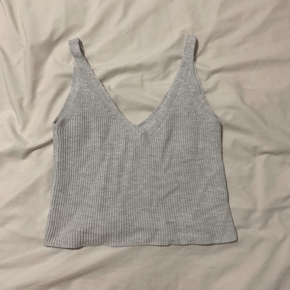 Tank top/crop top. Off white grey cropped ribbed tank top - Picture 1 of 3